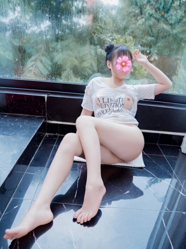 Hồng My – Gợi Cảm Bỏng Mắt, Body Chuẩn Không Cần Chỉnh