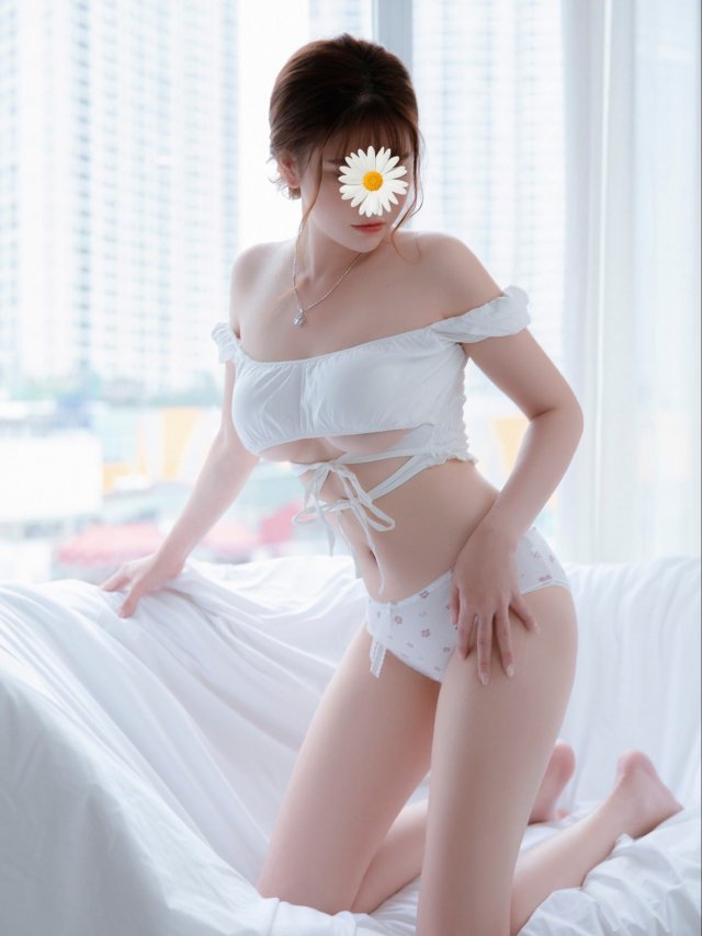 Lâm Anh – Gái Gọi Cách Mạng Tháng 8 Quận 3 Dâm Chất Đầm Chắc